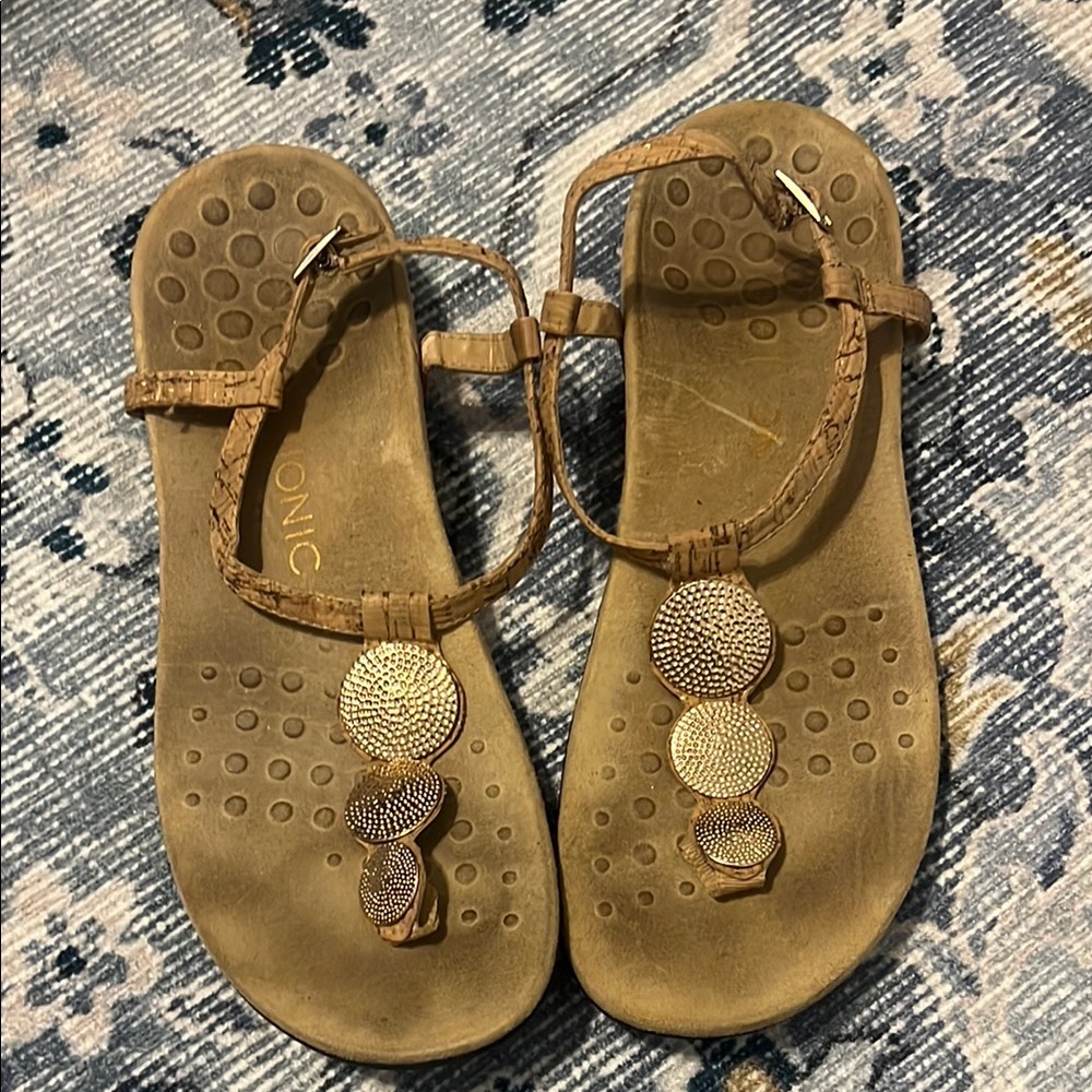 Vionic Lizbeth T-Strap Sandal